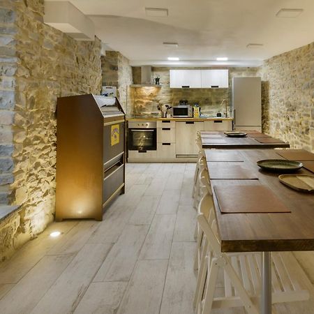 Casa Campanilla Jaca Hotel Bagian luar foto