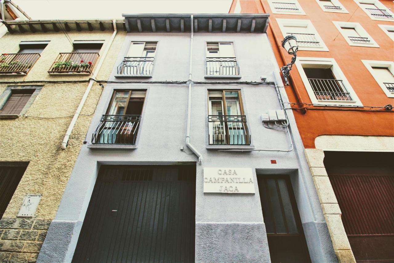 Casa Campanilla Jaca Hotel Bagian luar foto